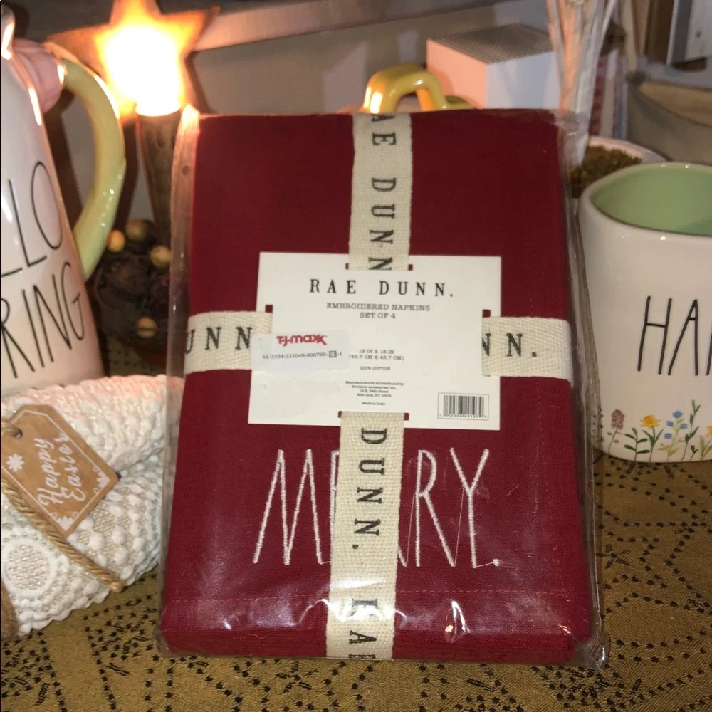 Rae Dunn MERRY NOEL HOHOHO PEACE Red Embroidered Napkins Set of 4 - Picture 4 of 4